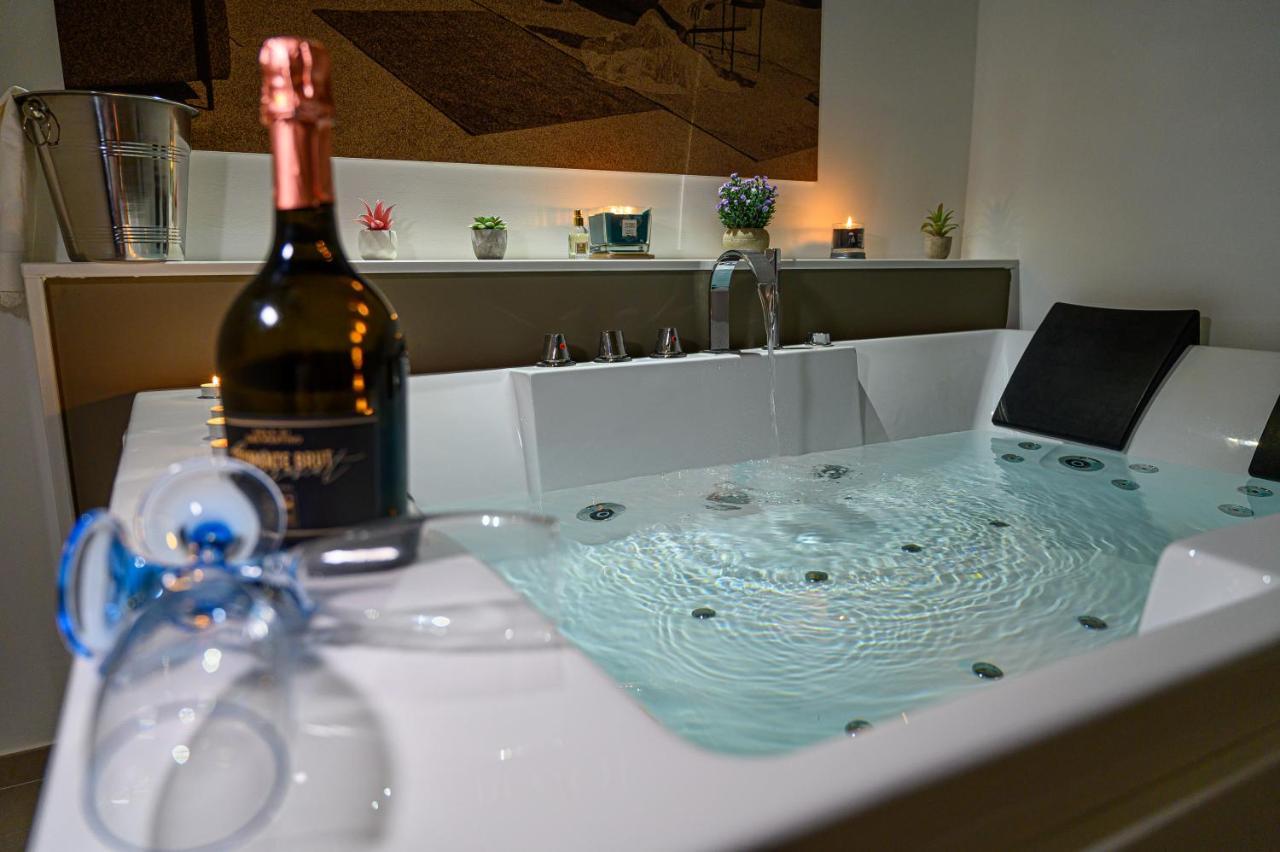 Le Puglie Luxury Apartments Molfetta Exteriör bild